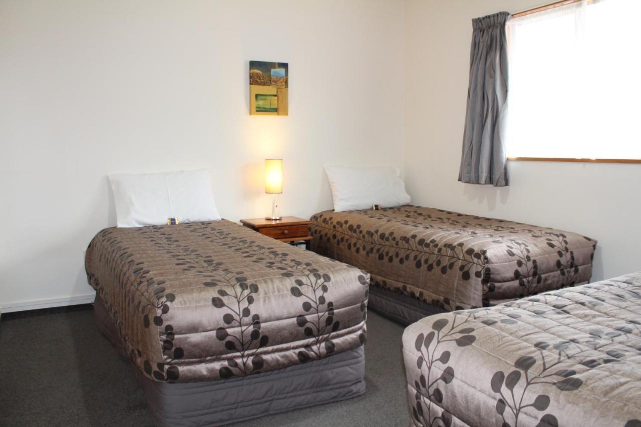 Asure Ambassador Motor Lodge Oamaru Bagian luar foto