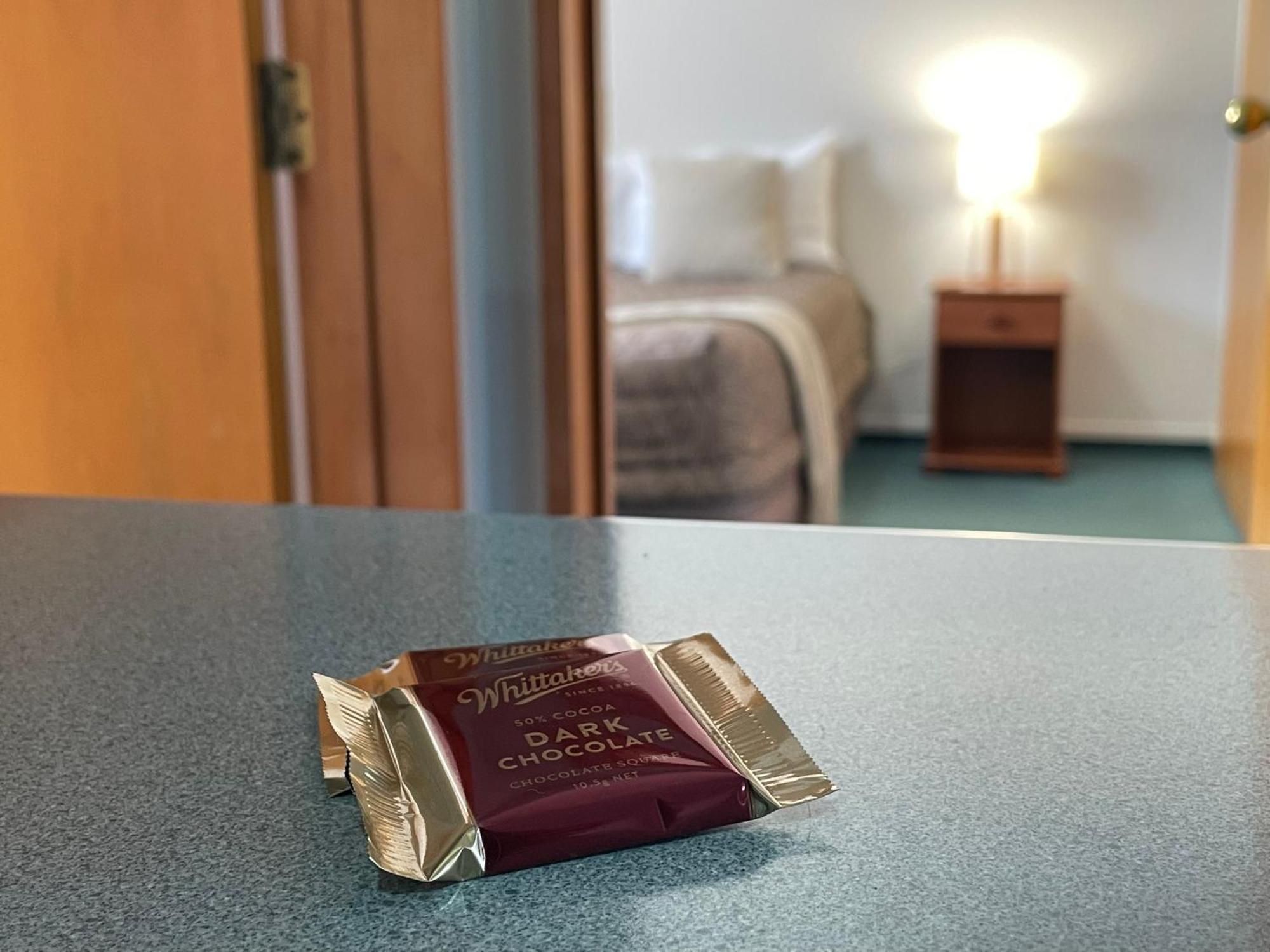Asure Ambassador Motor Lodge Oamaru Bagian luar foto