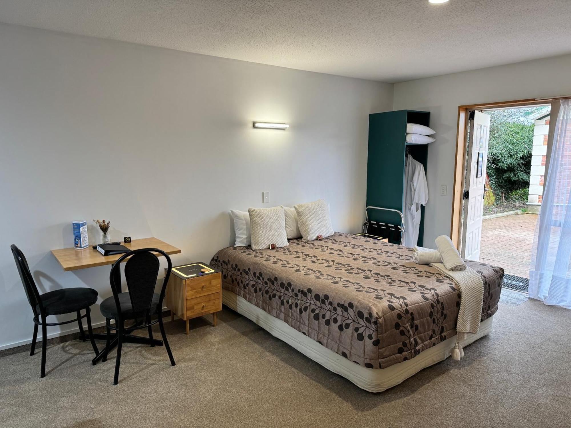 Asure Ambassador Motor Lodge Oamaru Bagian luar foto