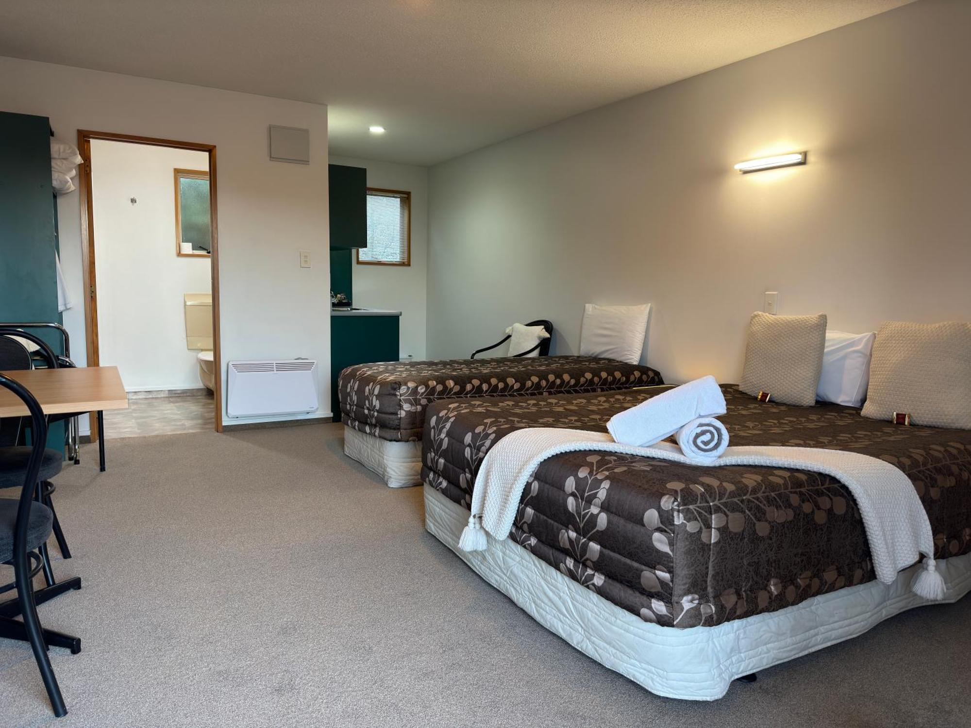 Asure Ambassador Motor Lodge Oamaru Bagian luar foto