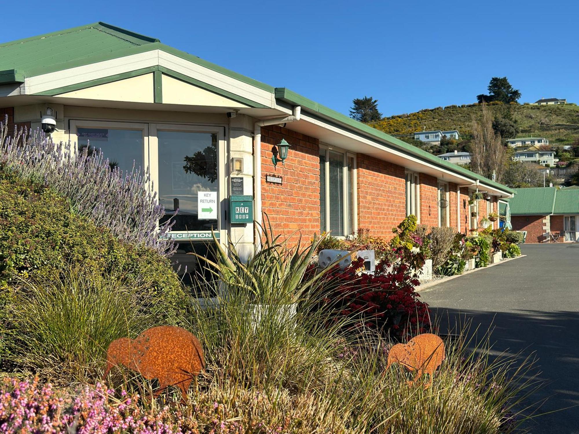 Asure Ambassador Motor Lodge Oamaru Bagian luar foto